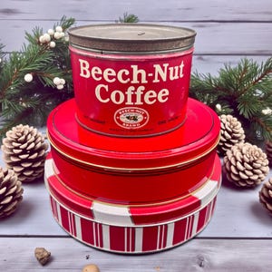 Vintage vakantiekerst blikken snoep/antieke rode voedselblikken/beukennoot koffieblik/vintage reclameblikken/decoratie kerst keuken
