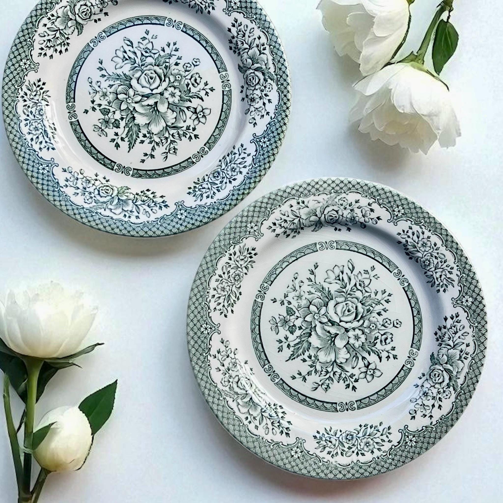 Vintage KEW Green Transferware Dinner Plates by EIT ENGLAND 10.25