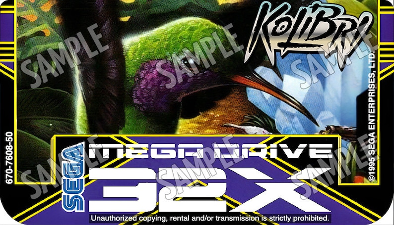 Może przedstawiać: Kaseta do gry Sega Mega Drive 32X z fioletowym tłem i tekstem "SEGA MEGA DRIVE 32X" w kolorze białym. Prz&oacute;d kasety zawiera kolorową ilustrację kolibra z tekstem "Kolibri" w czerni i bieli. Tekst "Nieautoryzowane kopiowanie, wypożyczanie i/lub transmisja są surowo zabronione." jest nadrukowany na dole kasety.
