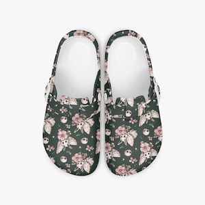 Zuecos Kawaii Moth Unisex – Zapatos Cottagecore con lindas polillas y flores, mocasines Fairycore Verde Rosa