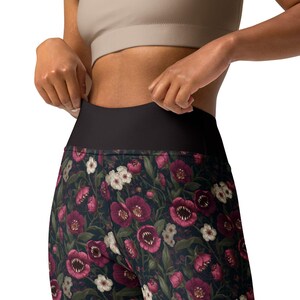 Leggings Dark Floral Women – Gothic Leggings Floral Pattern, Dark Academia Sports Pants, Yoga Pants Carnivorous Plants, Alternative Fashion