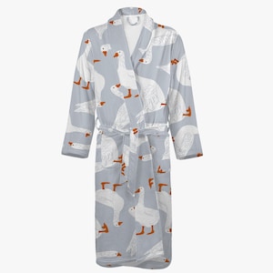 Kuscheliger Bademantel für Damen, Herren und Kinder – Grau mit Gänse Landleben Design, Unisex Tiermuster Morgenmantel, Cartoon Robe