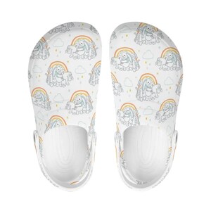 Zuecos infantiles con diseño de Winnie – Sandalias de verano con arcoíris – Zapatos de jardín para niñas – Zuecos de bebé zapatos infantiles coloridos – Idea de regalo
