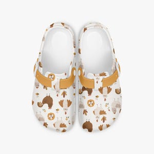Funny Chicken Clogs – Comfortable garden clogs and work clogs for women, men, and girls | Waterproof slippers with chicken print
