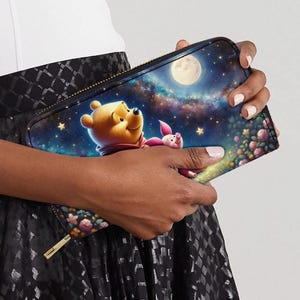 Cartera de Winnie the Pooh con Piglet – Cartera con luna y cielo estrellado – Monedero de dibujos animados para niños – Idea de regalo para fans