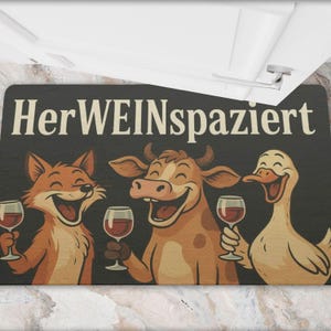 Funny doormat HerWEINspaziert | Wine doormat with animals | Gift for wine lovers | Humorous entrance mat | Wine decoration for the front door