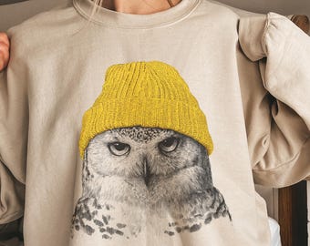 Retro Snowy Owl in Beanie Sweatshirt, Birding Lover Gifts, Vintage Birding Sweater,Beanie Owl Birdwatching Pullover,Unisex Nature Lover Gift