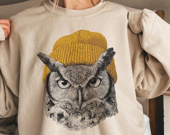 Retro Great Horned Owl in Beanie Sweatshirt, Vintage Birding Sweater, Beanie Owl Birdwatching Pullover, Unisex Nature Lover Gift