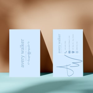 Hellblaue elegante Visitenkarte Canva Template | Anpassbare digitale Visitenkarte | Professionelles und stilvolles Design