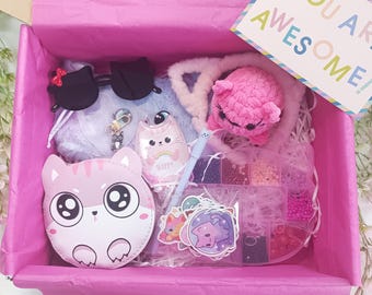 Cat Gift Box for Girls: Birthday Gift Set with Knitted Toy