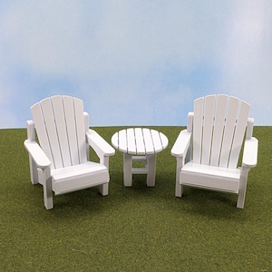 Juego de patio Adirondack (2 sillas y una mesa auxiliar) escala 1:12 - la silla mide 3 1/2" de alto