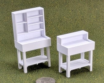 Plant Potting Table in 2 sizes -  1:24 scale
