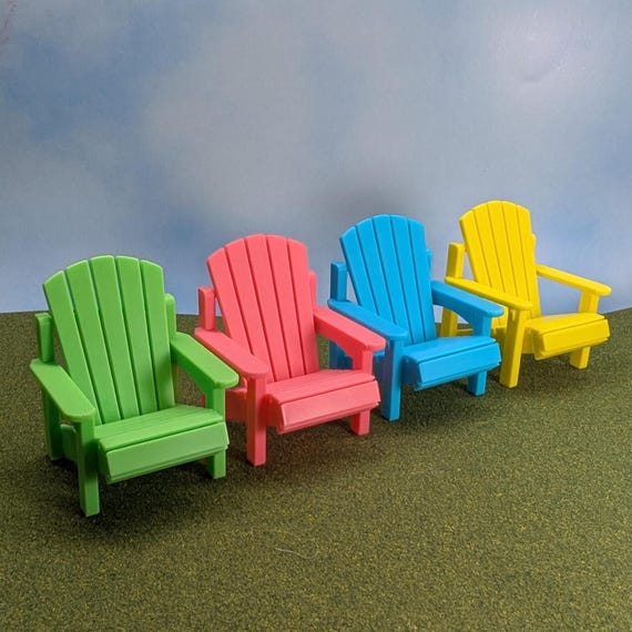Adirondack Chair for your Garden/Dollhouse 1:12 scale - 3 1/2" tall