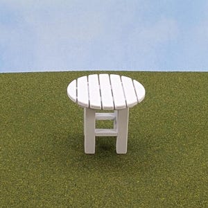 Mesita auxiliar Adirondack a escala 1:12 - 2,5 cm de altura