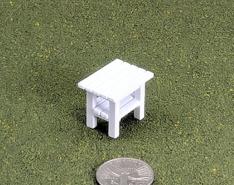 パティオサイドテーブル 1:24 ハーフスケール - 高さ1インチ