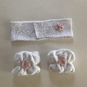クレンジングセット2、ハンドメイドのピンクのビーズフラワー付きタオルヘッドバンド＆ブレスレット、スパヘッドヘアバンドとカフバンド、ギフトセット