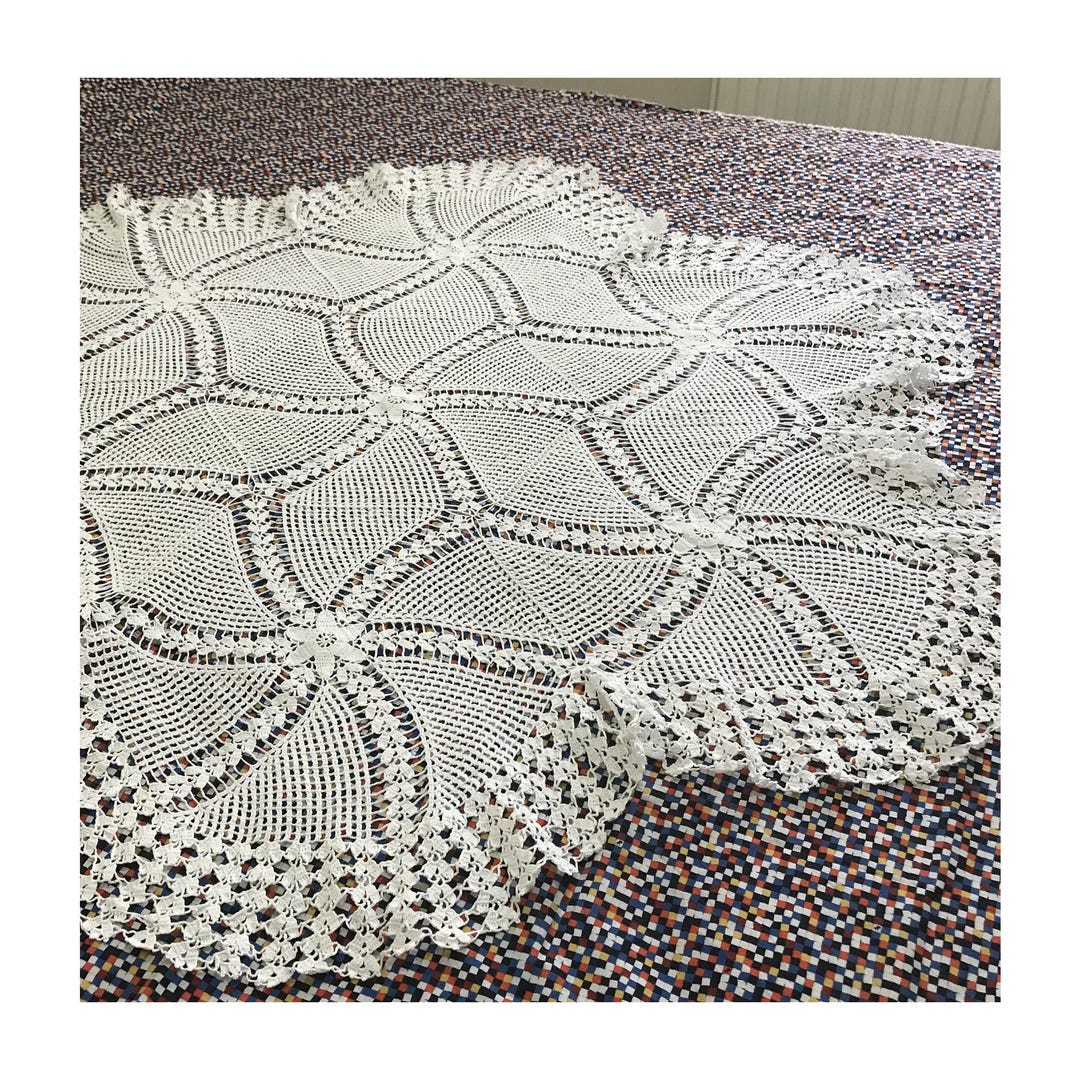 Vintage French Crochet Work Bed Cover Vintage French Crochet Work Bed Cover