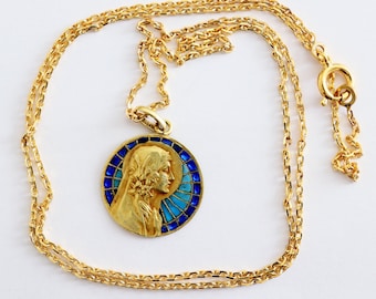 Art Deco Pendant 18 K Gold Plique-à-Jour Medal : Virgin Mary with lilies w Chain