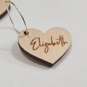 Ciondoli per vino a forma di cuore, Ciondoli per vino con nome a forma di cuore, Ciondoli per calice da vino a forma di cuore, Ciondoli per vino personalizzati, Ciondoli per bicchieri con decorazioni a forma di cuore, Ciondoli per vino con amore
