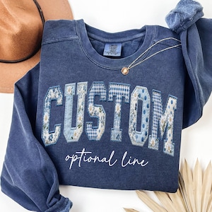 Comfort Colors® Floral Custom Text Sweatshirt, Personalized Faux Patchwork Name Sweater, Chinoiserie Mama Crewneck, Custom Kids Name Sweater