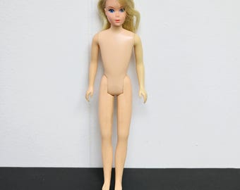 バービー人形、ビンテージ鮮やか服 1960年代バービー人形（部品取り用） - マテル社製 - 服 - モッズ風