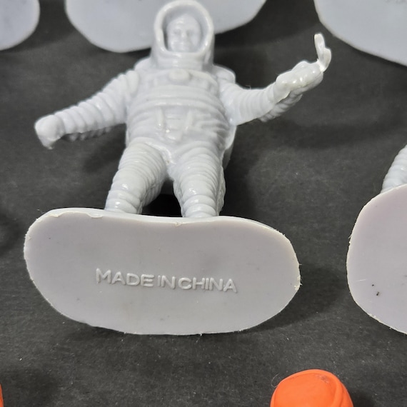 ヴィンテージサファリ社製宇宙飛行士フィギュア：NASA宇宙玩具セット