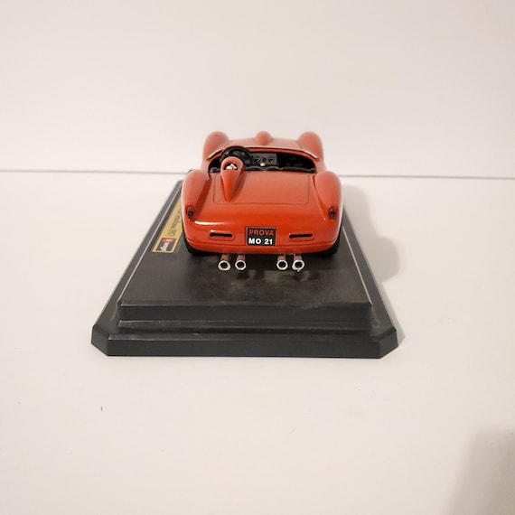 1957 Ferrari 250 Testa Rossa 1/24 Scale Bburago Diecast