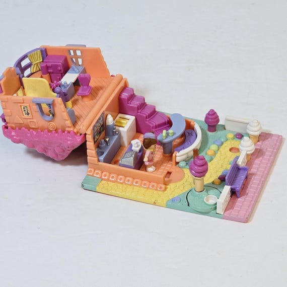 Bluebird Vintage Polly Pocket 1995 Scented Ice Cream Parlor Bluebird Vintage Polly Pocket 1995 Scented Ice Cream Parlor