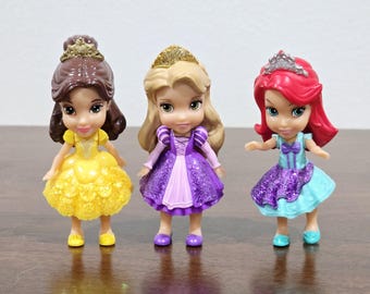 Minifiguras de princesas Disney: Rapunzel, Bella y Ariel (juego de 3)