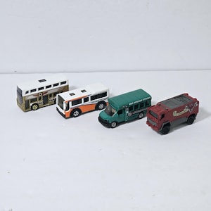 Matchbox Die Cast Cars set of 4 Trucks