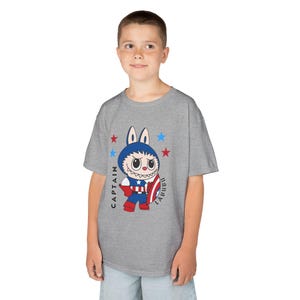 Camiseta infantil unisex con diseño de dibujos animados del Capitán Labubu, para niños y niñas, juvenil, divertida.