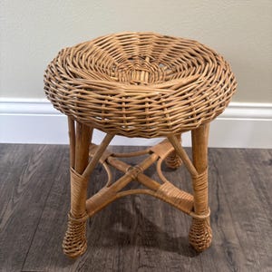 Vintage Mid Century Wicker Rattan Vanity Foot Stool Round Seat Plant Stand