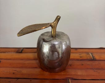 Campanula vintage in argento con foglia incisa in ottone