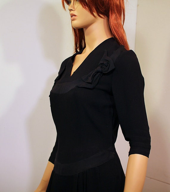 1940s Black Crepe Dress - image 2