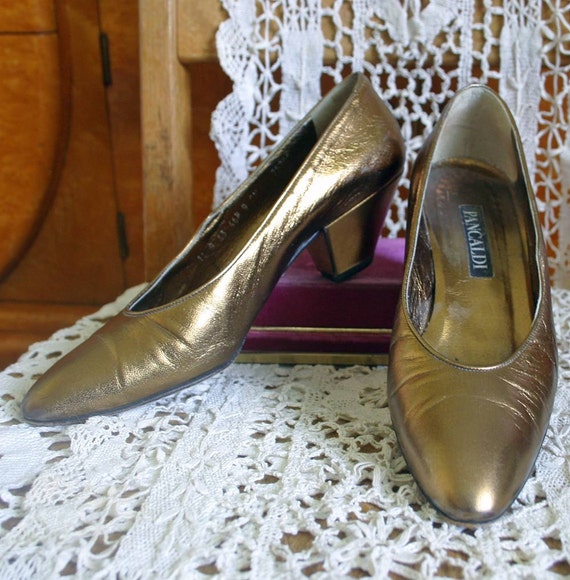 PANCALDI Gold ITALIAN HEELS, 6 1/2AA