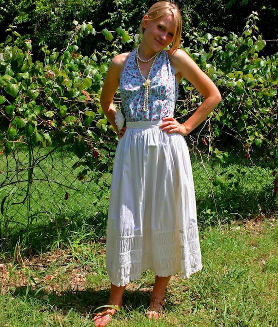 Vintage WHITE SHIRRED SKIRT - image 1