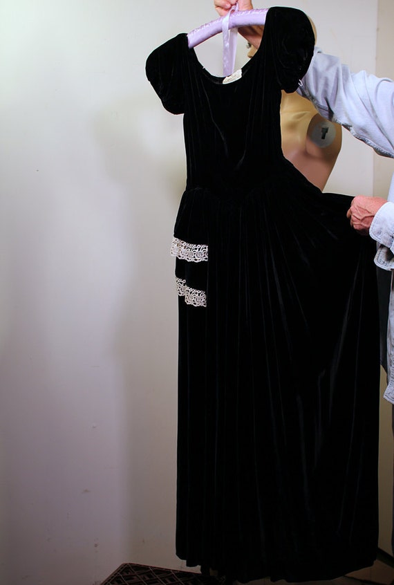 1940s XS Long Black Velvet Dress - image 1