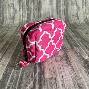 Essential Oil Travel Case: Pink Lattice Bag Holds 6 Bottles