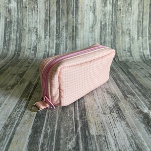 Pink Houndstooth Essential Oil Travel Case: Holds 10 Bottles
