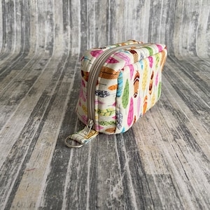 Essential Oil Travel Case: Feather Print, Holds 6 Bottles