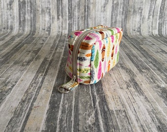 Essential Oil Travel Case: Feather Print, Holds 6 Bottles
