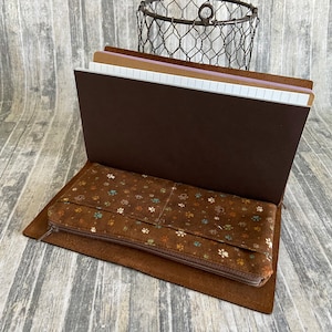 Zippered Insert for Midori Travelers Notebook, Choose Your Size, Paw Prints on Brown