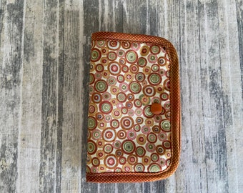 Thread Catcher: Green & Rust Circle Floss Saver with Needle Pad