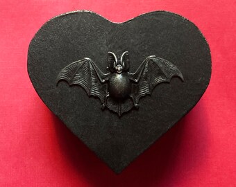 Mini Gothic Black Heart Trinket Box with Black Bat / Jewelry Box / Gothic Gift