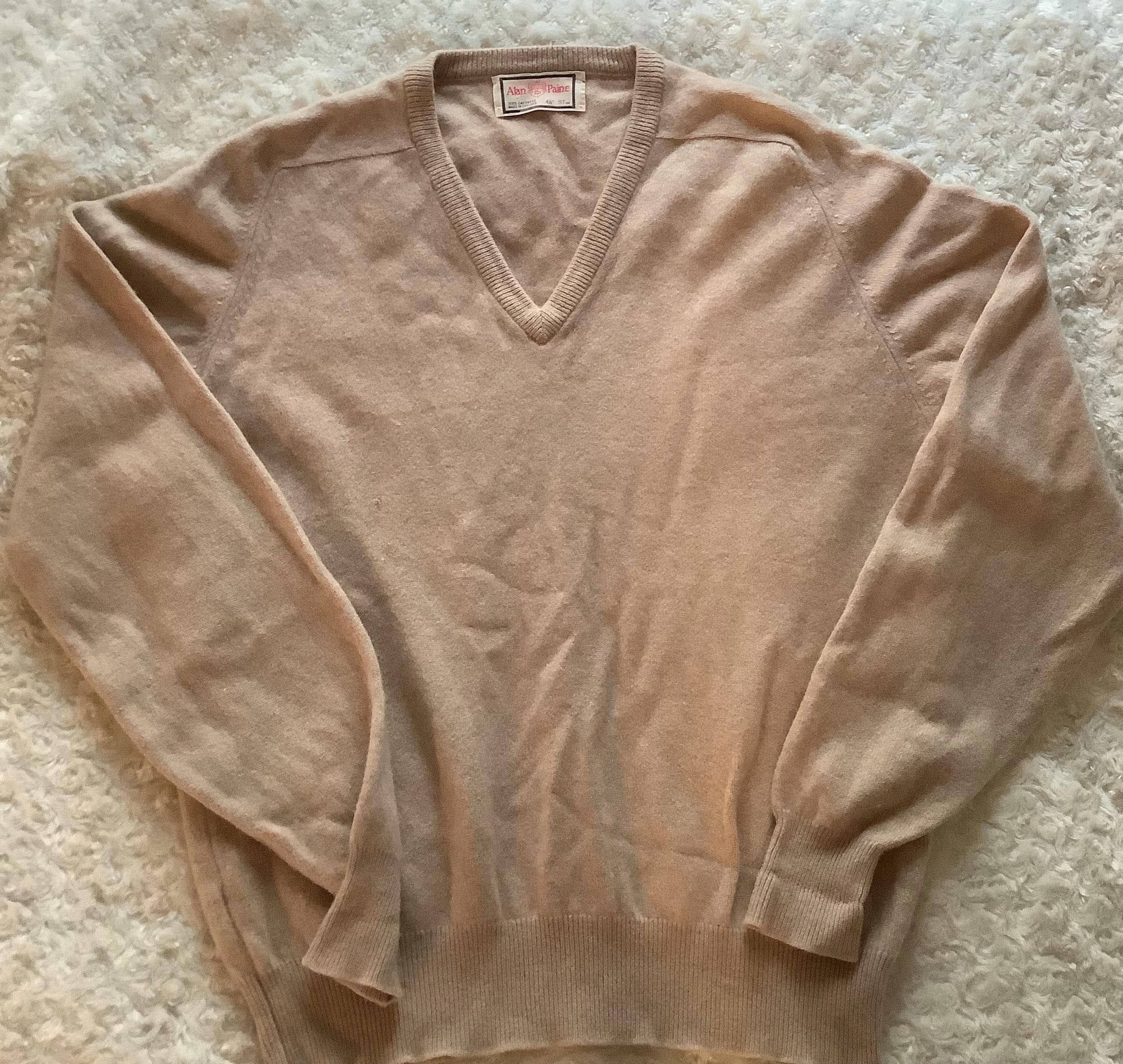 Alan Paine, size men's Medium? - Vintage 1960s Alan Paine tan 100% cashmere v-neck unisex pullover sweater - made in England - old money luxury heritage