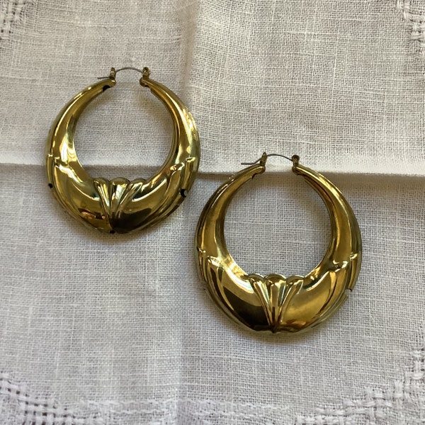 Vintage 90s large light weight gold gangster Hoop pierced ear rings 2.5"x2 1/4"