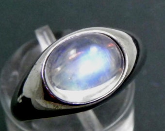 Pierścionek z kamieniem księżycowym o jakości AAAA, 10 x 8 mm, 2,50 karatów, w 14-karatowym białym złocie. 1901 n MMMM