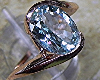 AAAA Blue Aquamarine   10x8mm  2.10 Carats   in 14K Rose gold ring  1703