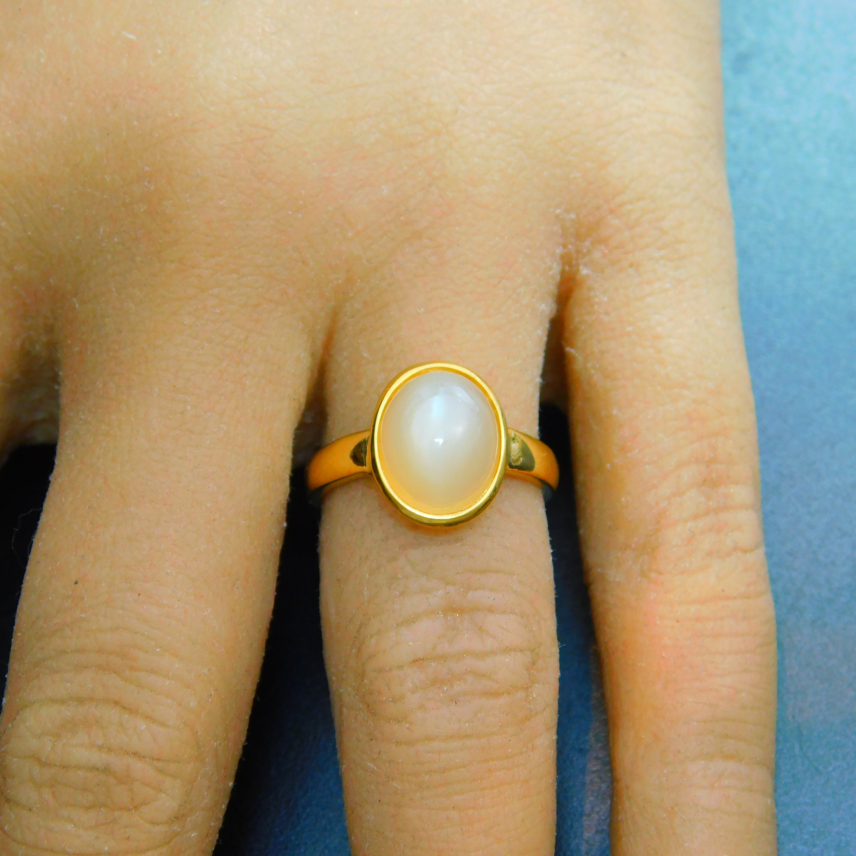 AAA キャッツアイ ムーンストーン 22K ゴールド 11 x 9 mm 3.88