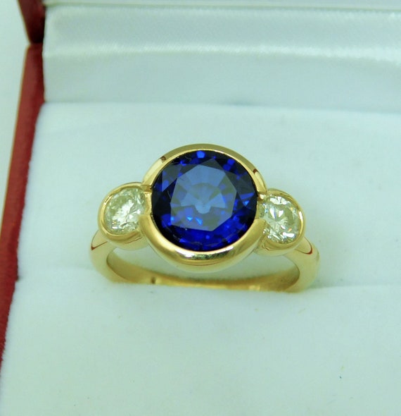Knstlicher Saphir 9 mm rund 3.32 Karat Drei Stein 14K Gelbgold Ring w /  .60 Karat Diamanten mit Zertifikat 3010 - Etsy.de